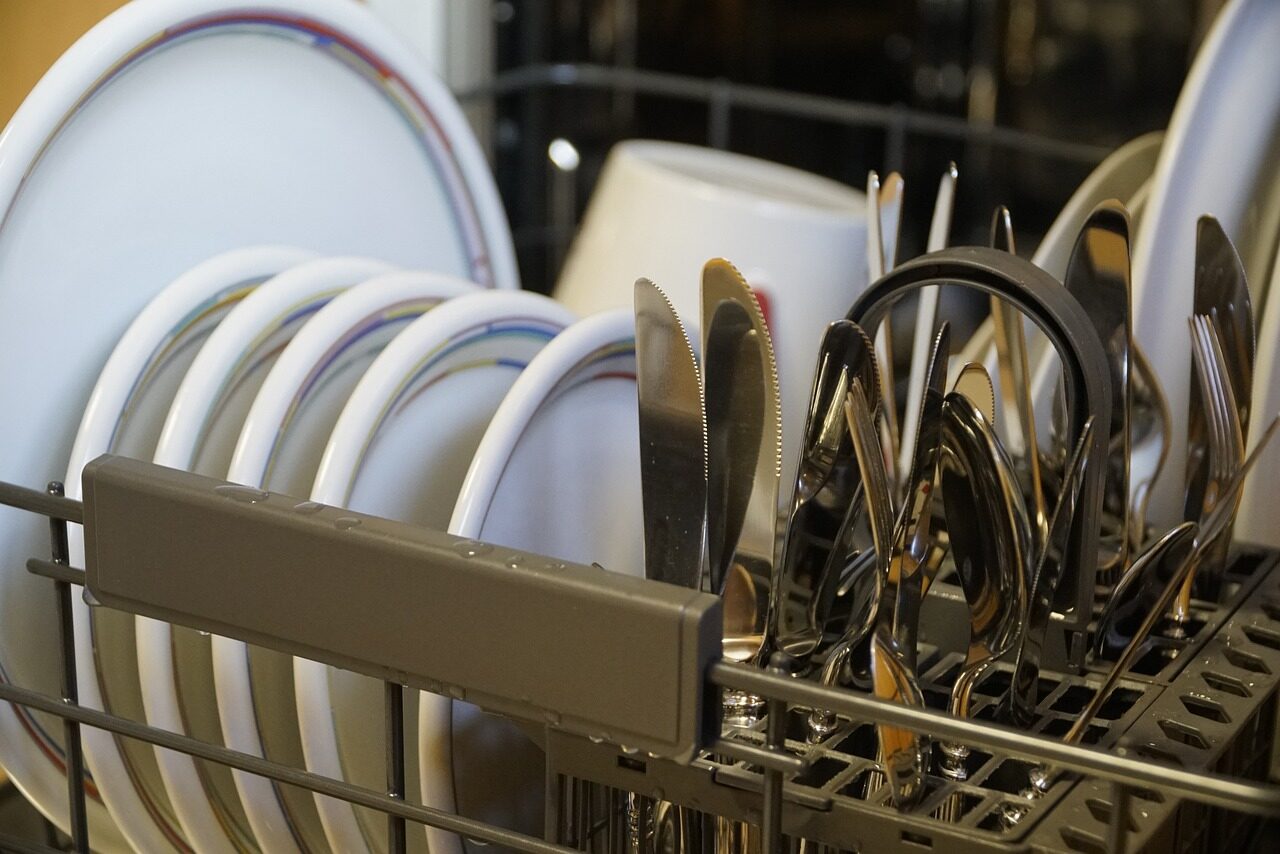 dishwasher-g6ca26bb4c_1280