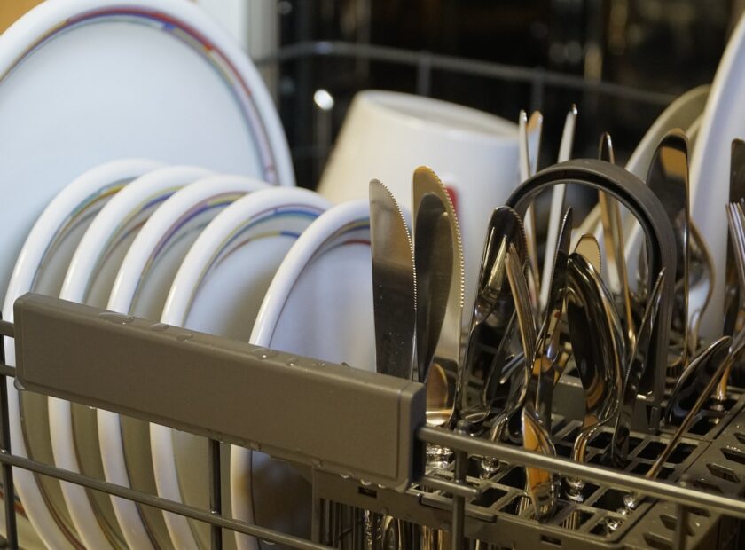 dishwasher-g6ca26bb4c_1280